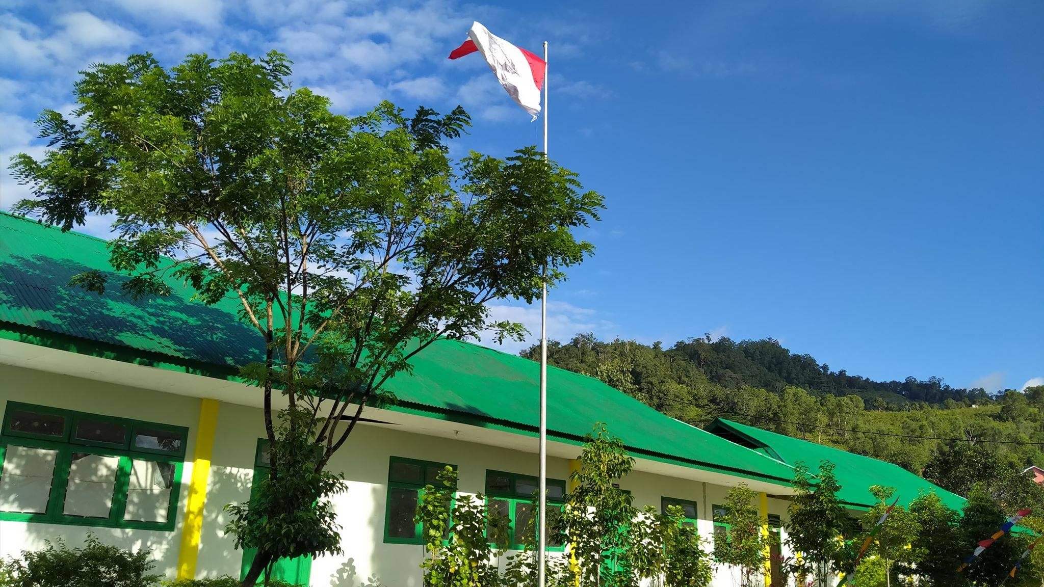 Ketua STIA ALAZKA Ambon Resmi Serahkan SK Wakil Ketua I, II, dan III Tahun 2026